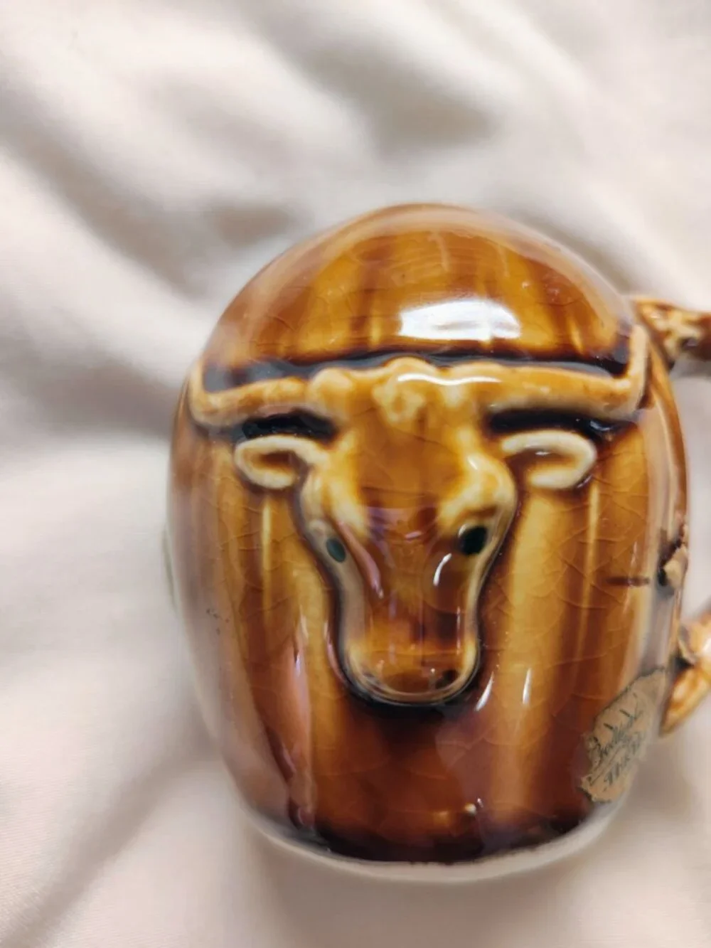 Vintage Texas Longhorn Ceramic Salt & Pepper Shakers Brown Glaze With Yellow Sta